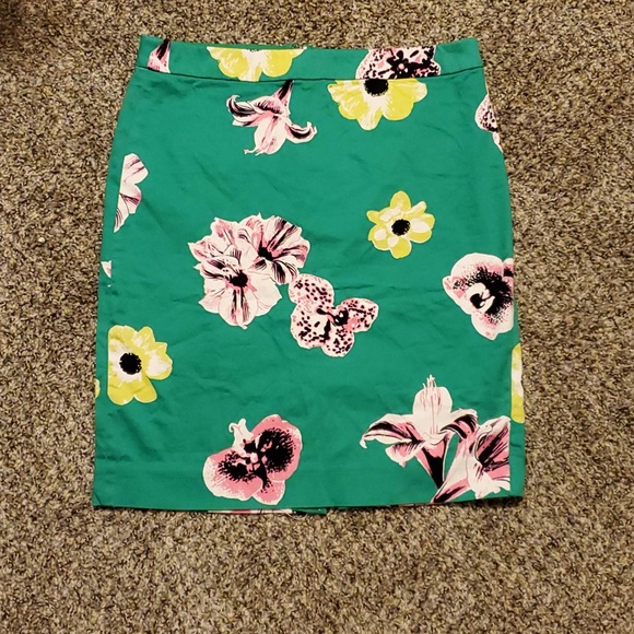 J. Crew Dresses & Skirts - J. Crew Pencil Skirt